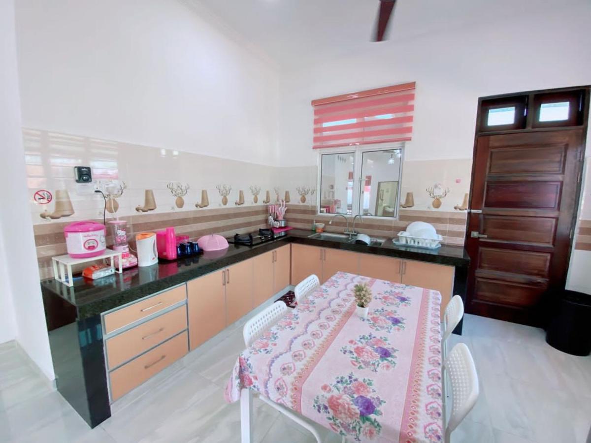 Villa Hellokitty House - Unit 1 Kuala Terengganu Exterior foto